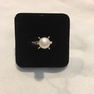 Vintage ring genuine pearl in silver. Size 7 3/4.